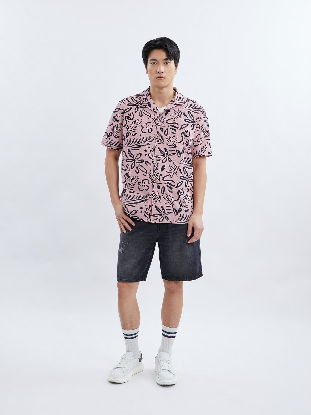 AIIZ Men's Graphic Printed Camp Collar Shirt