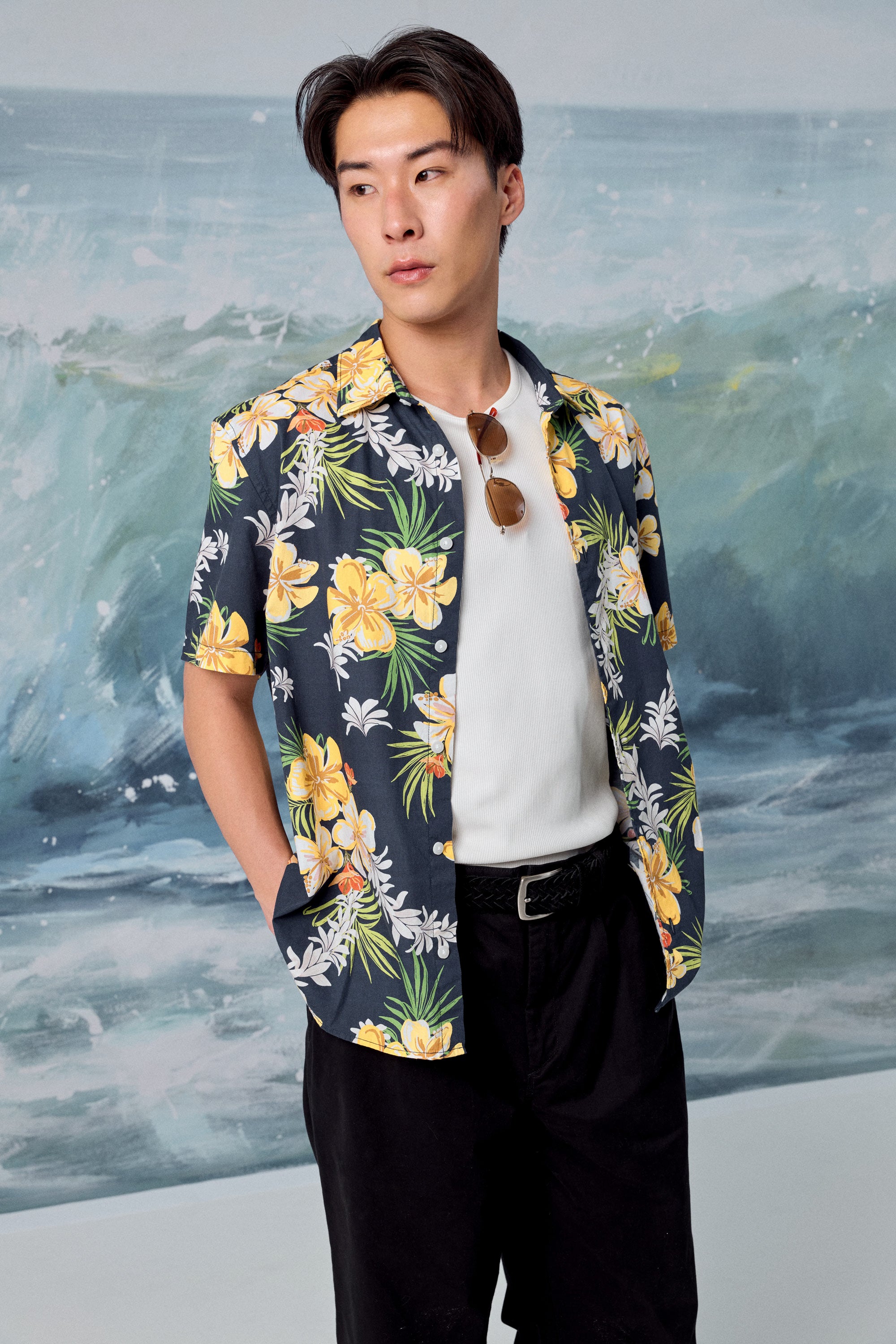 AIIZ Men’s Songkran Floral Short Sleeve Shirt–100% Cotton (Navy / S)