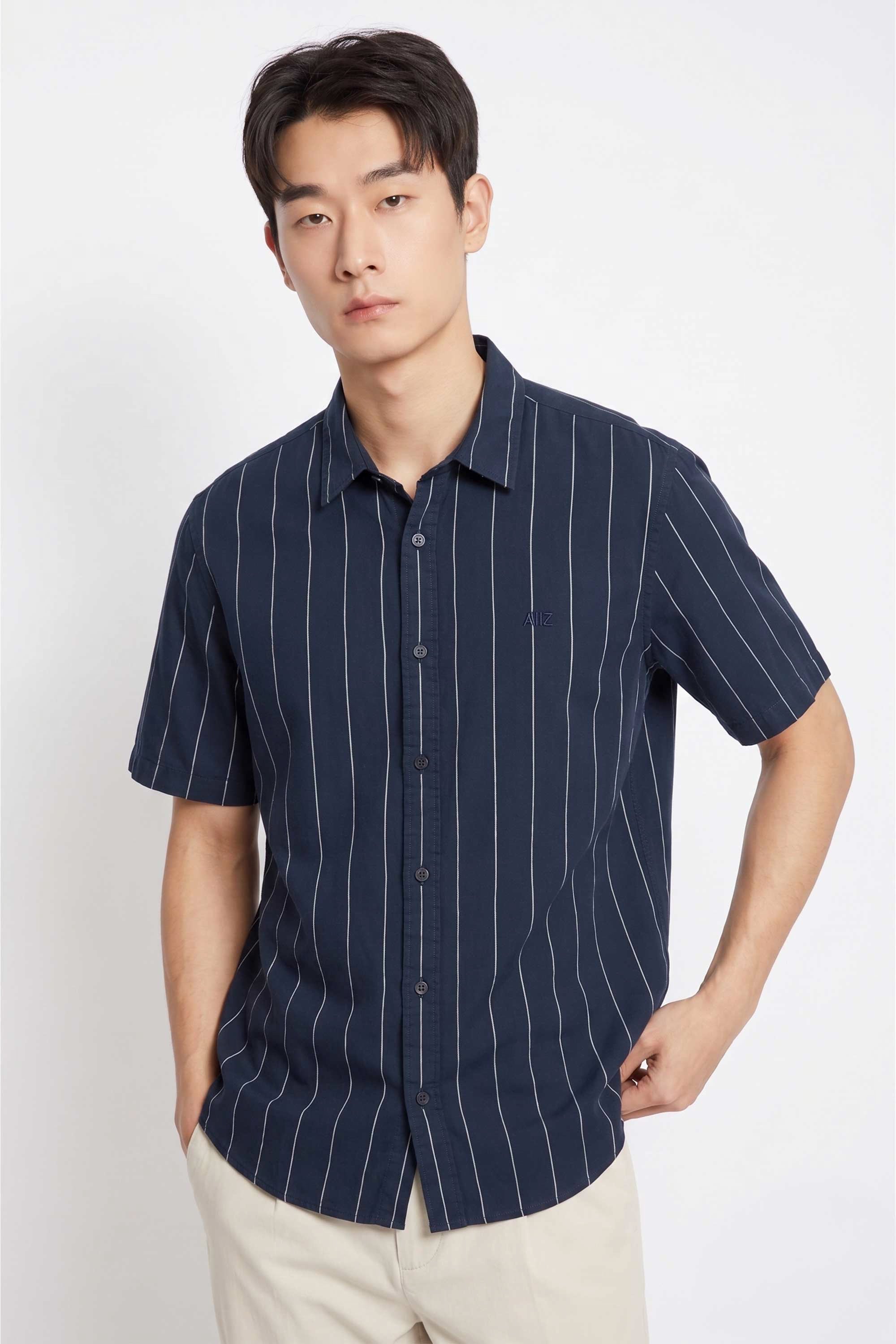 AIIZ Men’s Striped Short Sleeve Shirt (Navy / S)