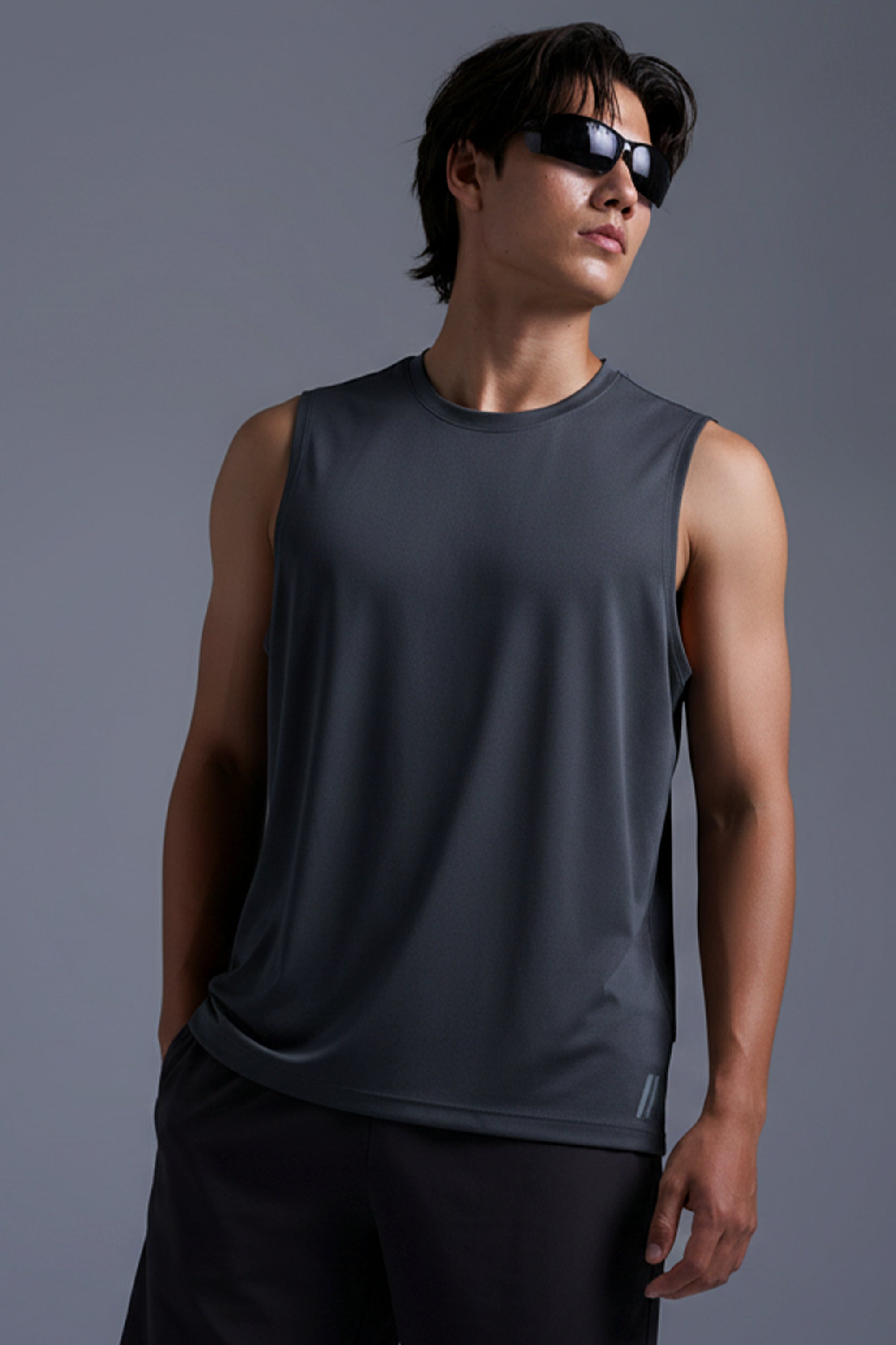 AIIZ Men's Texture Active Sleeveless T-Shirt