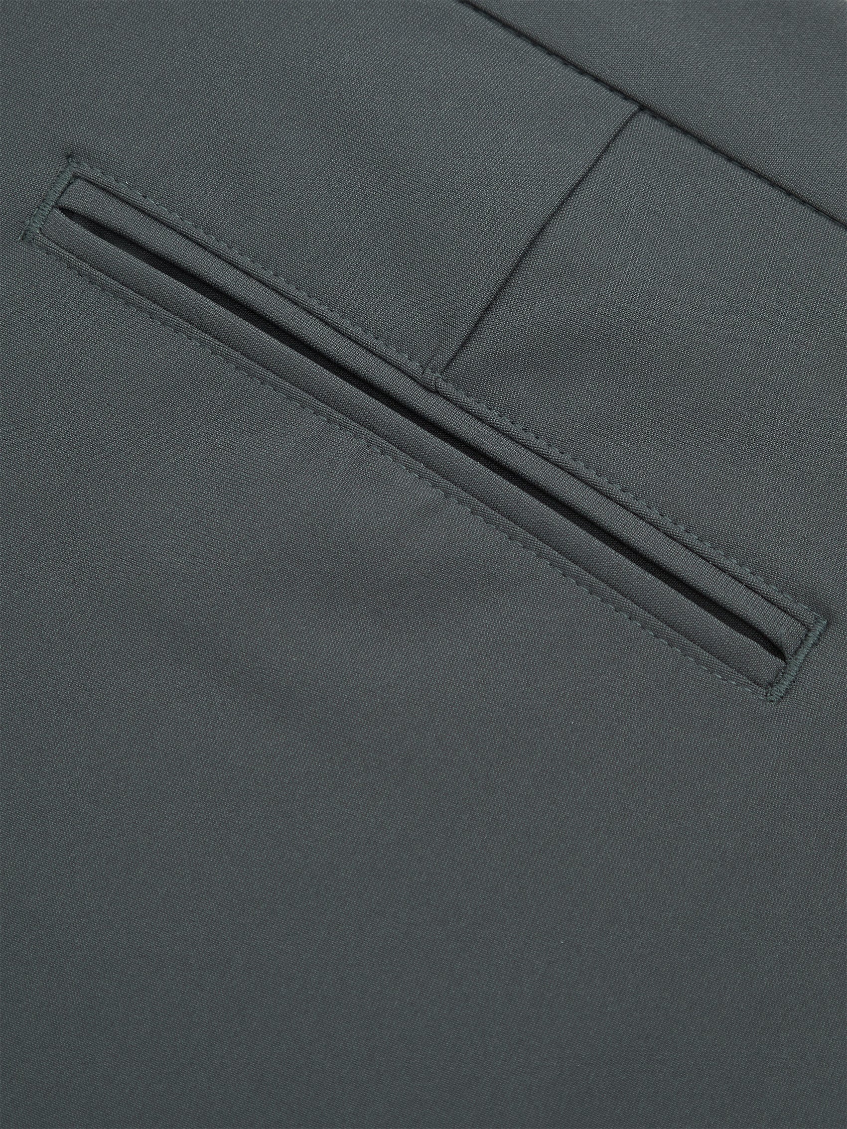 AIIZ Men's Chino Shorts with Elastic Waist