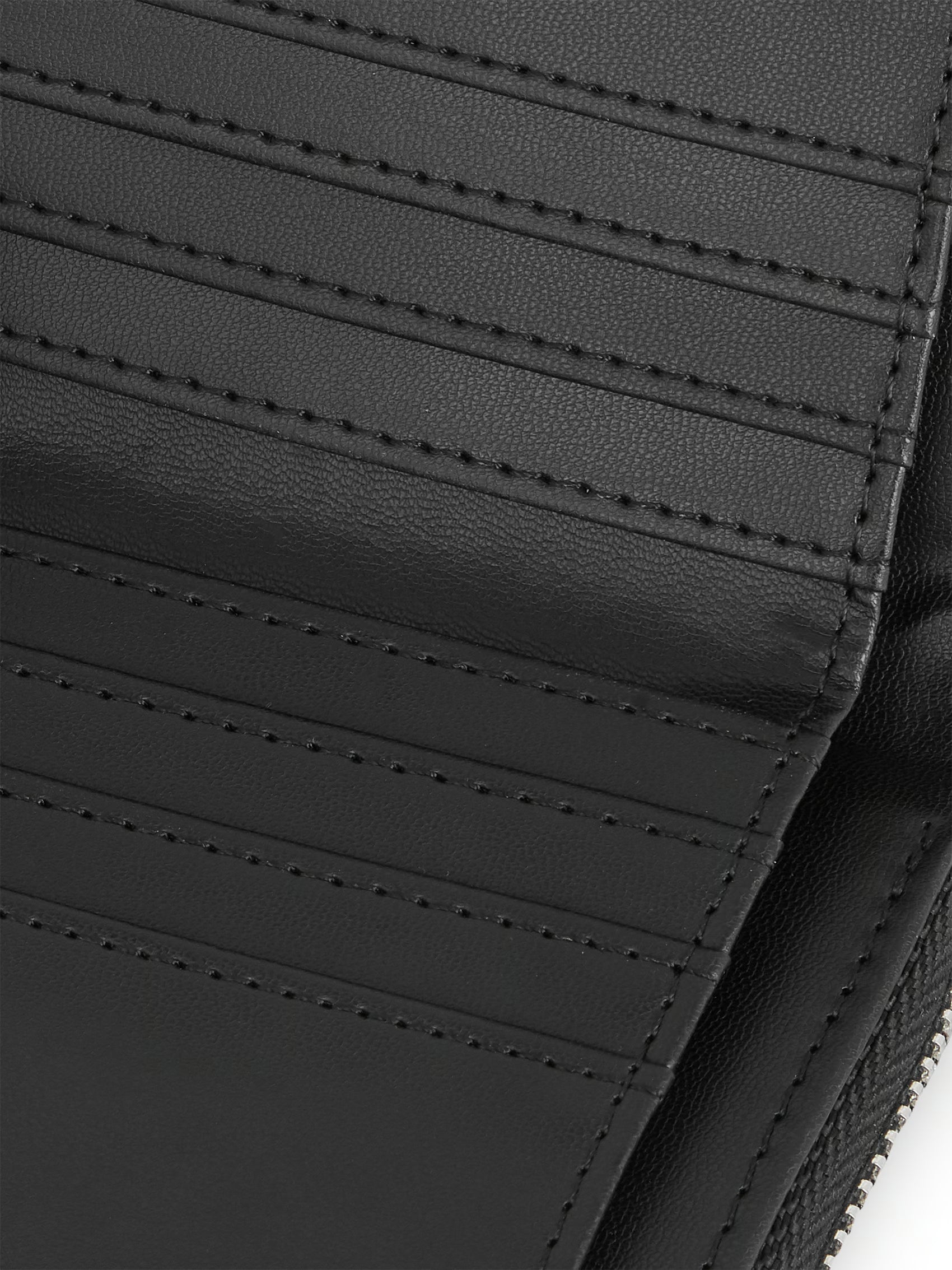AIIZ Short Wallet