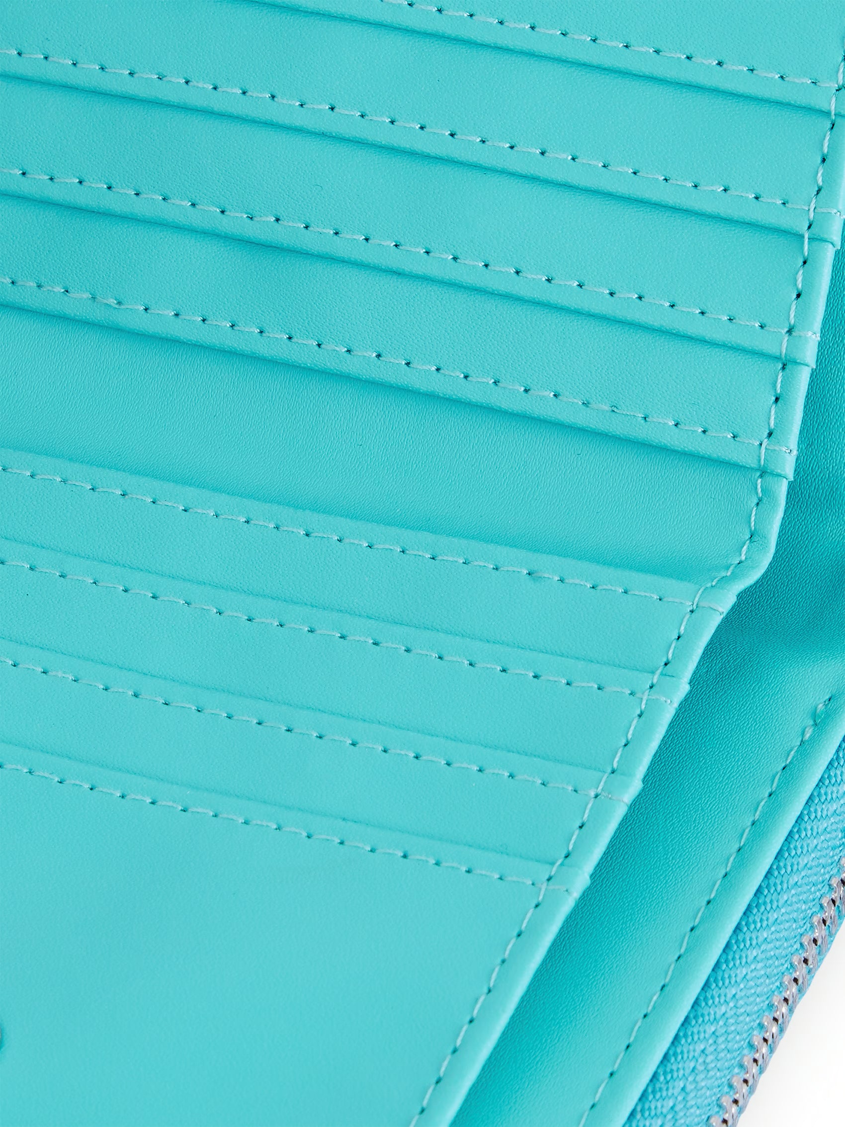 AIIZ Short Wallet