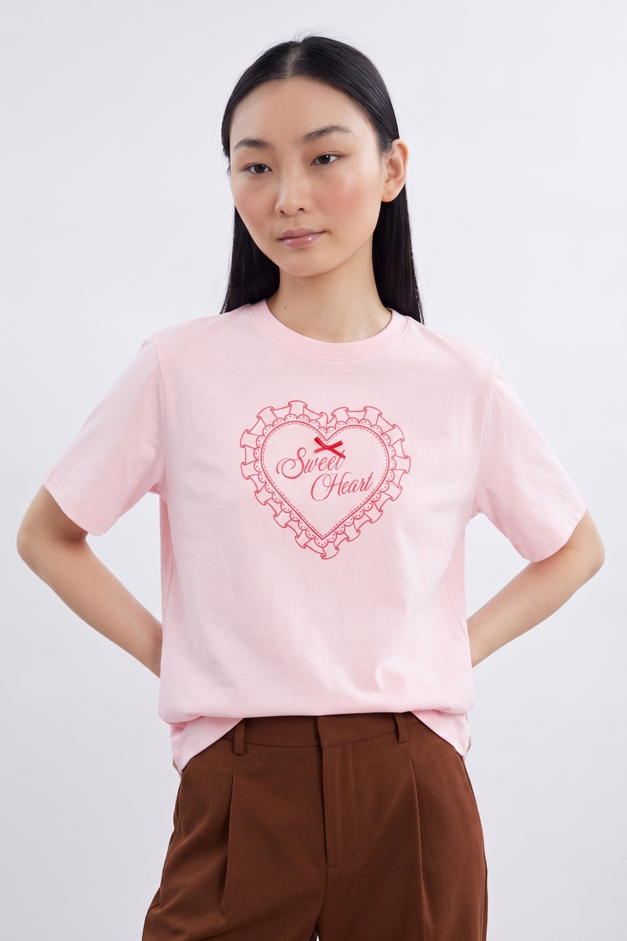 AIIZ Women's Graphic Relaxed T-Shirt (Light Pink / S)
