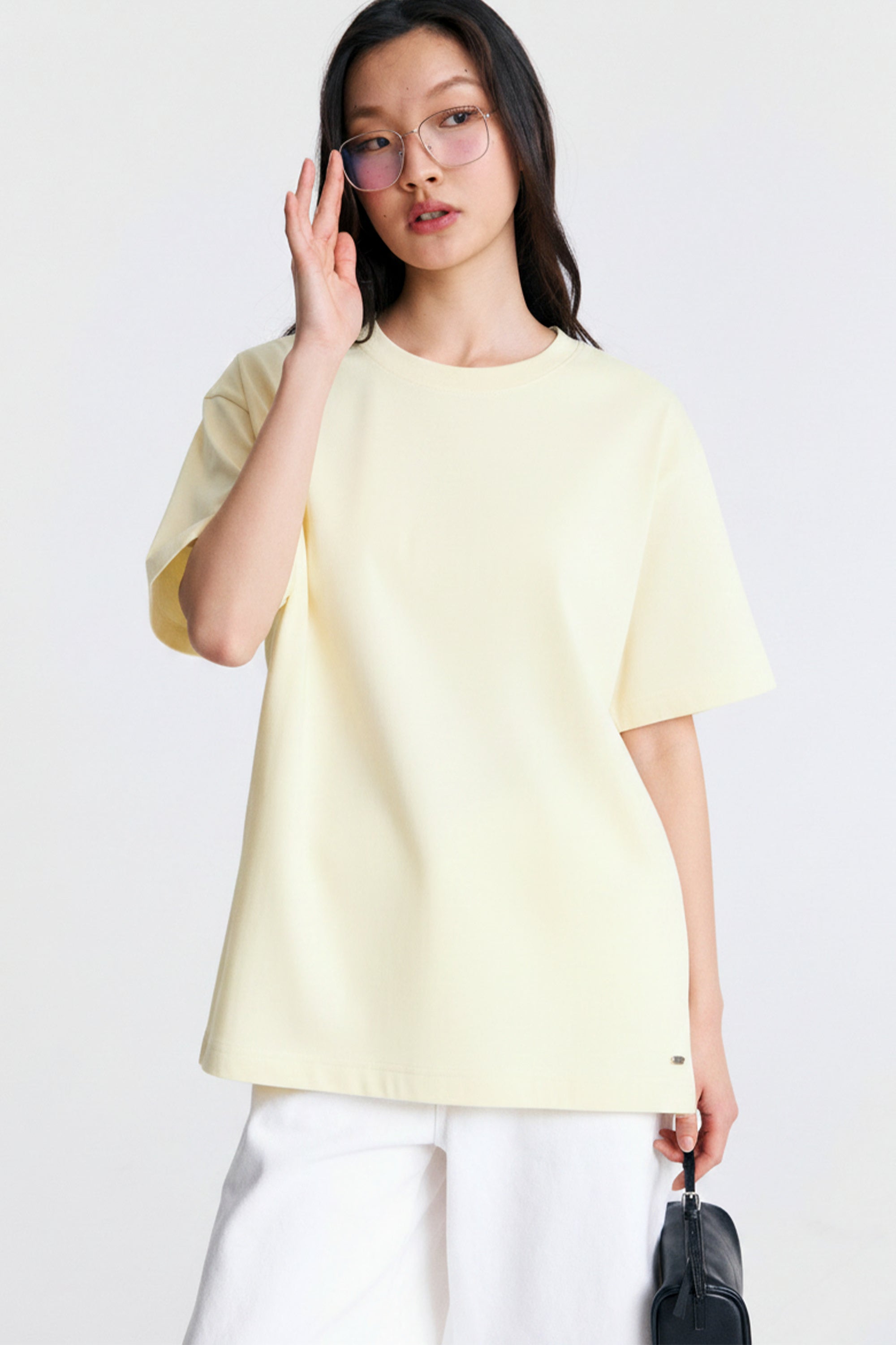 AIIZ Women's Regular T-Shirt (Light Yellow / S)