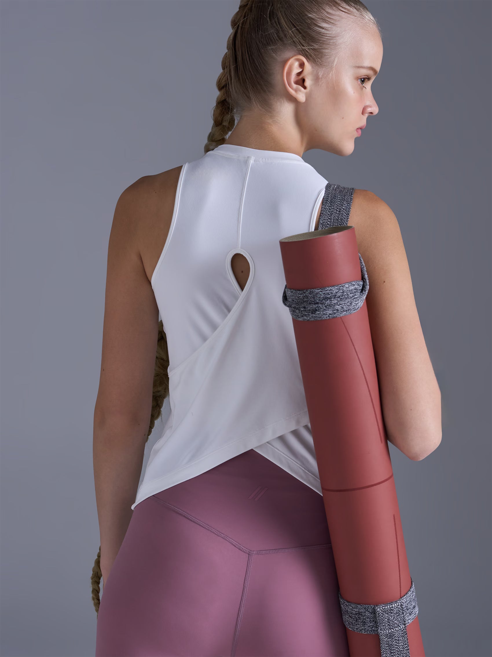 AIIZ Women's Lightweight Active Sleeveless Top