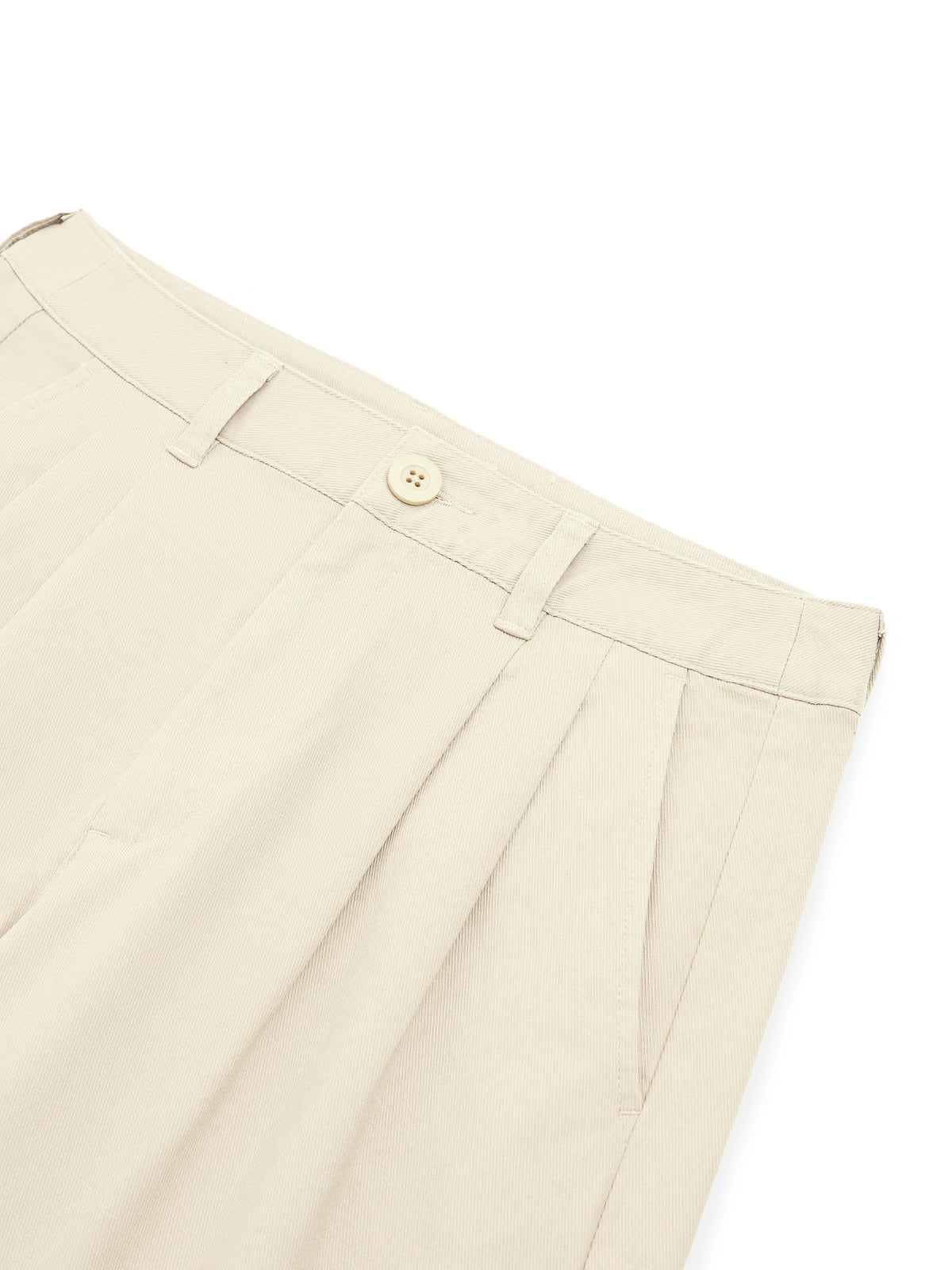 AIIZ Women's High-Waisted Pleated Shorts