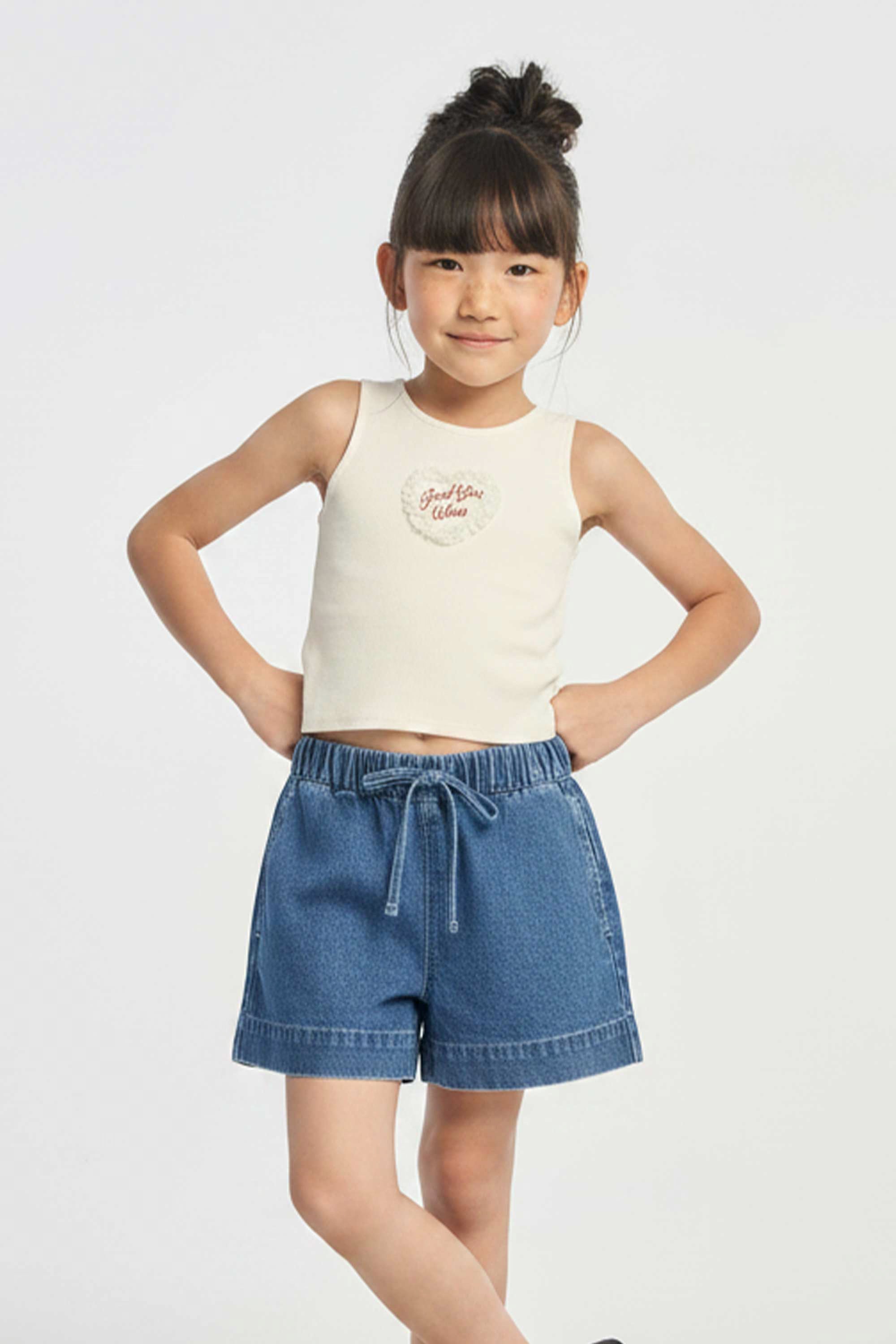 AIIZ Girl's Denim Shorts (Blue / 4-5Y)