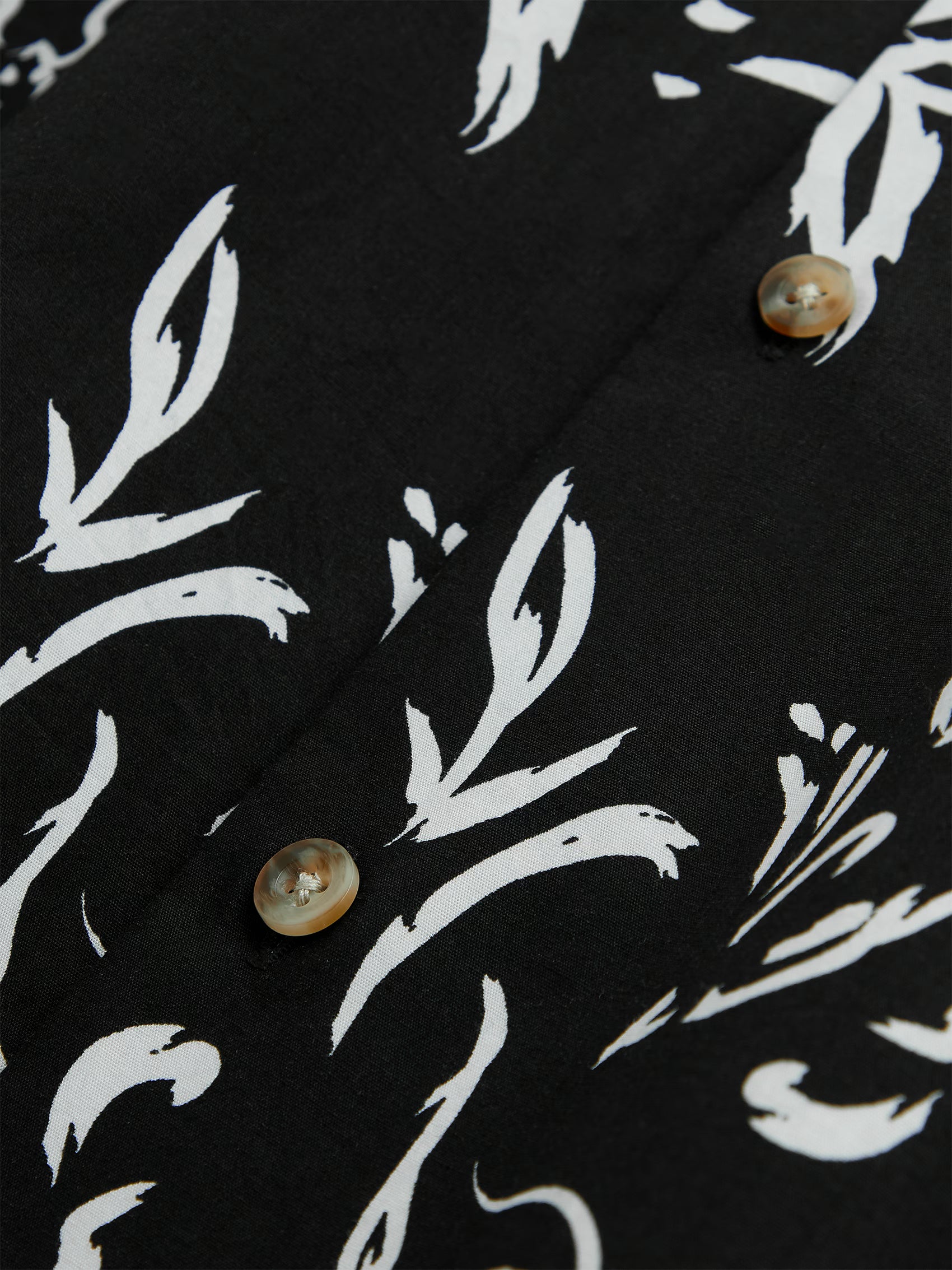 AIIZ Men's Graphic Printed Camp Collar Shirt