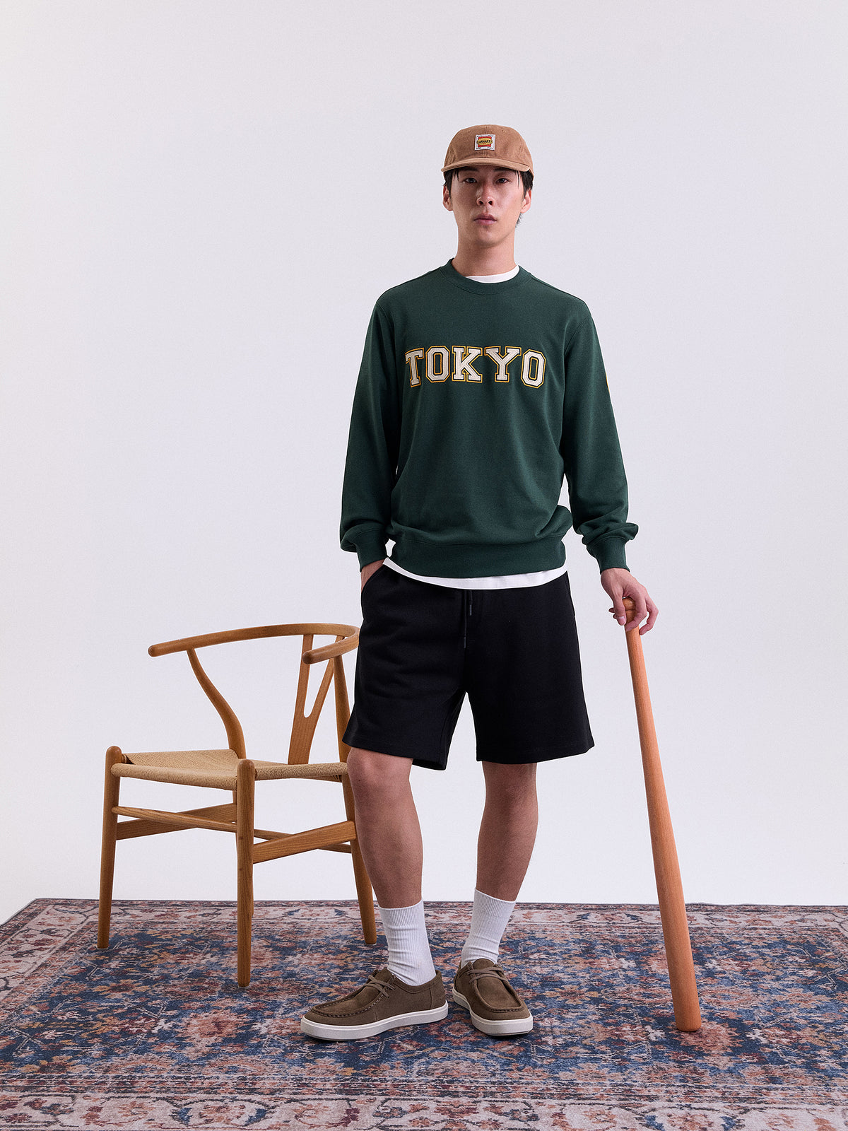 AIIZ Men’s Varsity Graphic Sweatshirt