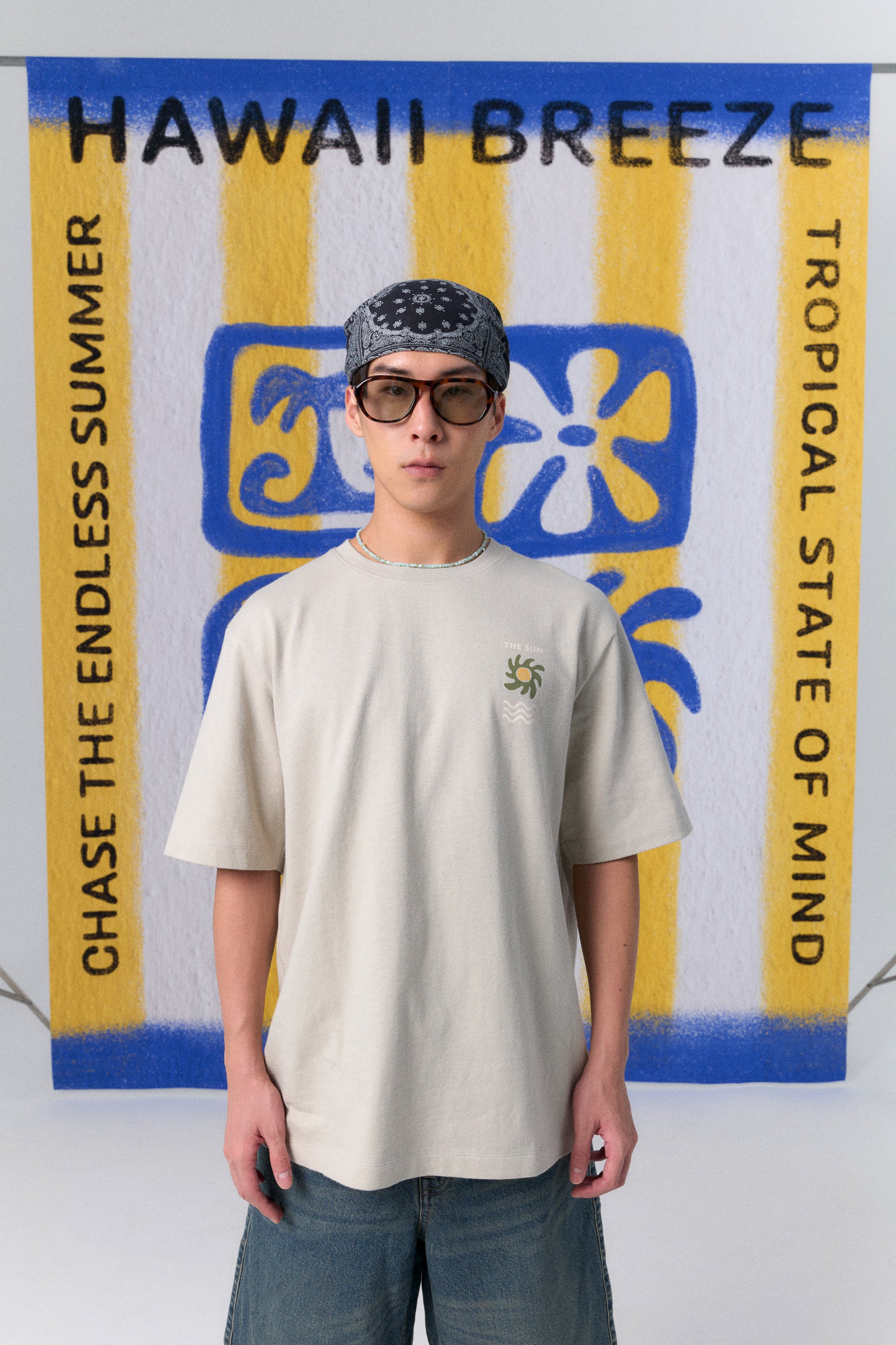 AIIZ Men's Natural Cotton Graphic Tee
