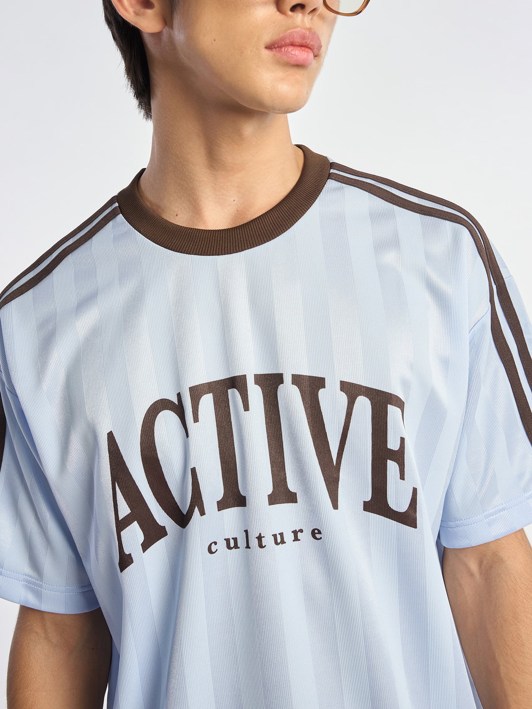 AIIZ Men's Pinstripe Tee