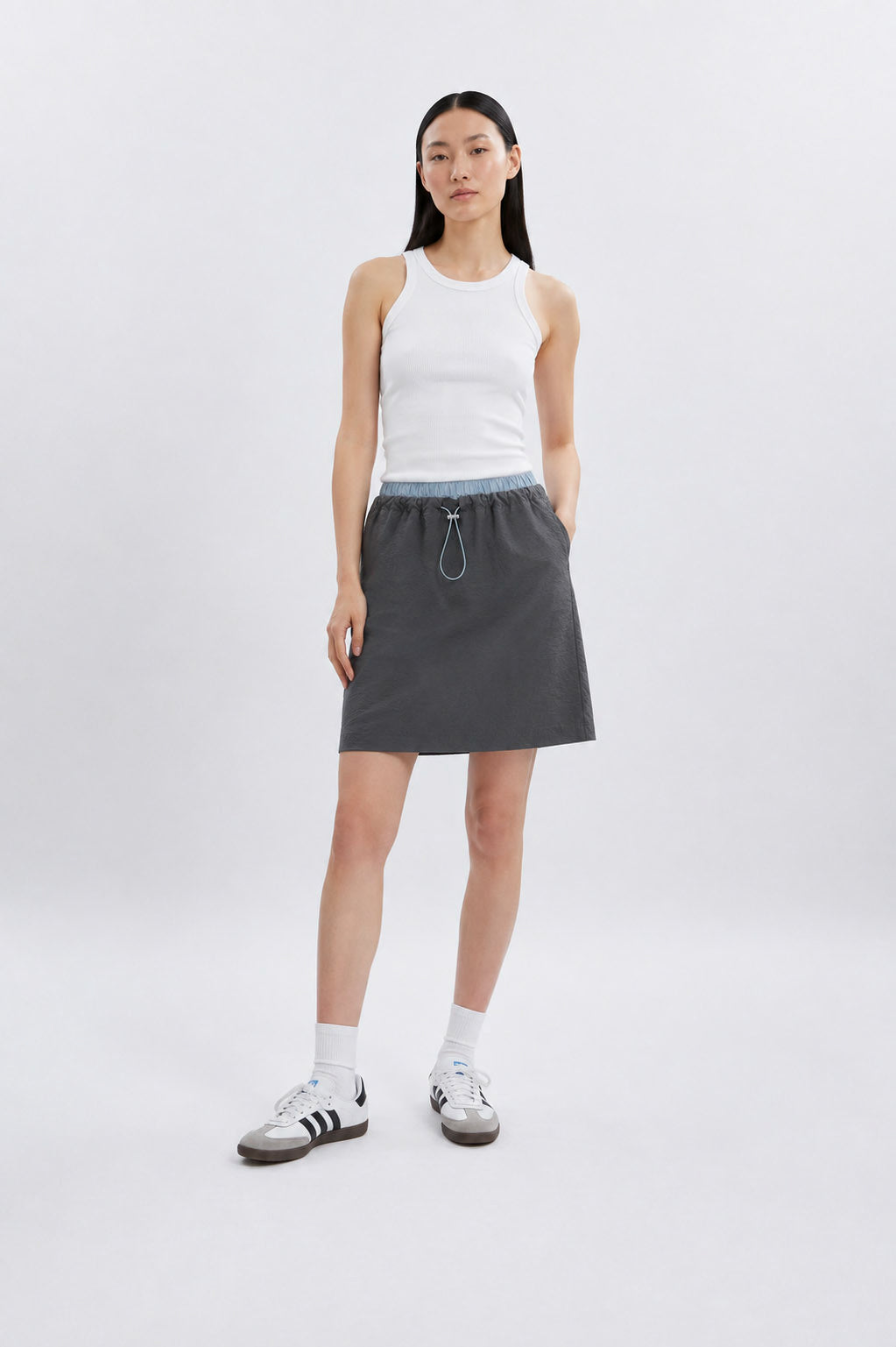 AIIZ Women's Nylon Knee-Length Skirt (Dark Grey / S)