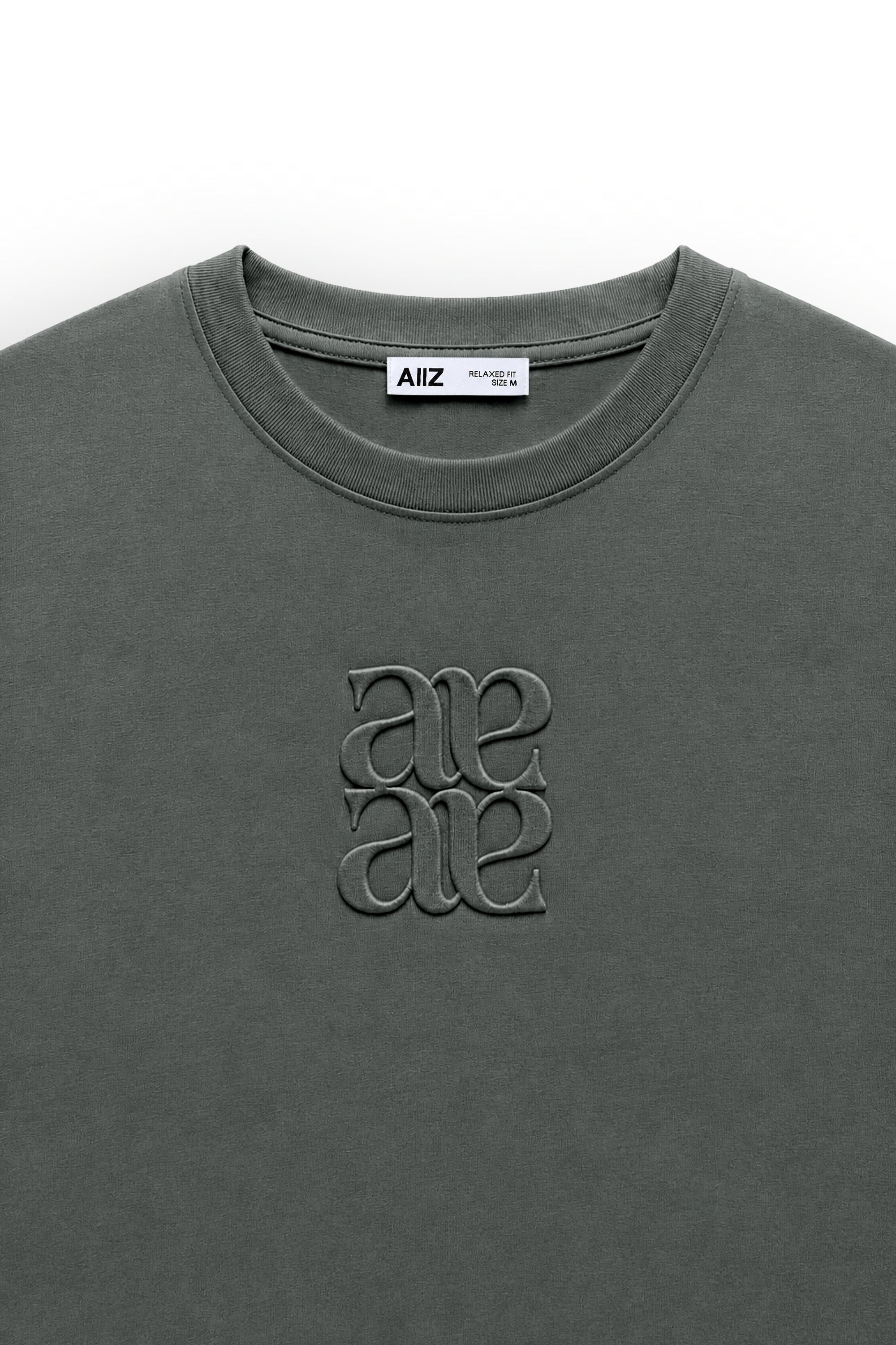 AIIZ Women's Emboss Logo T-Shirt Relaxed Fit