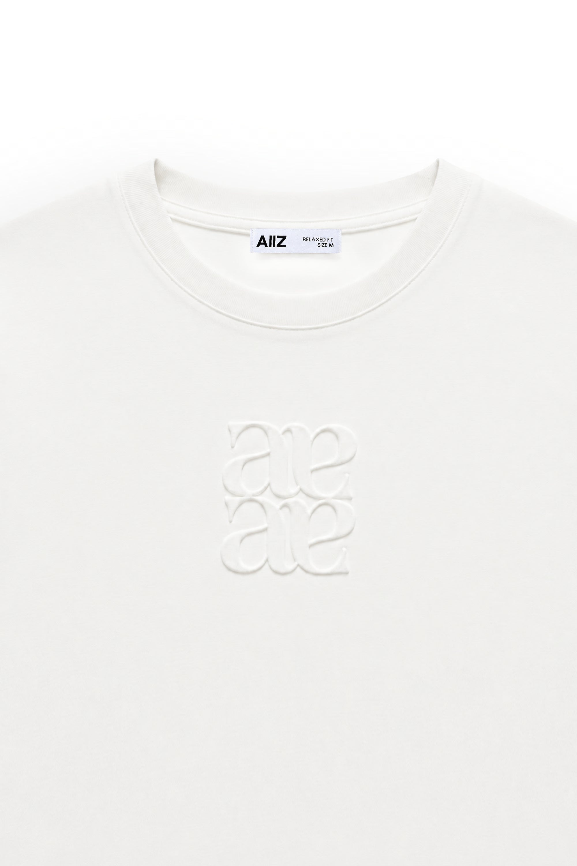 AIIZ Women's Emboss Logo T-Shirt Relaxed Fit