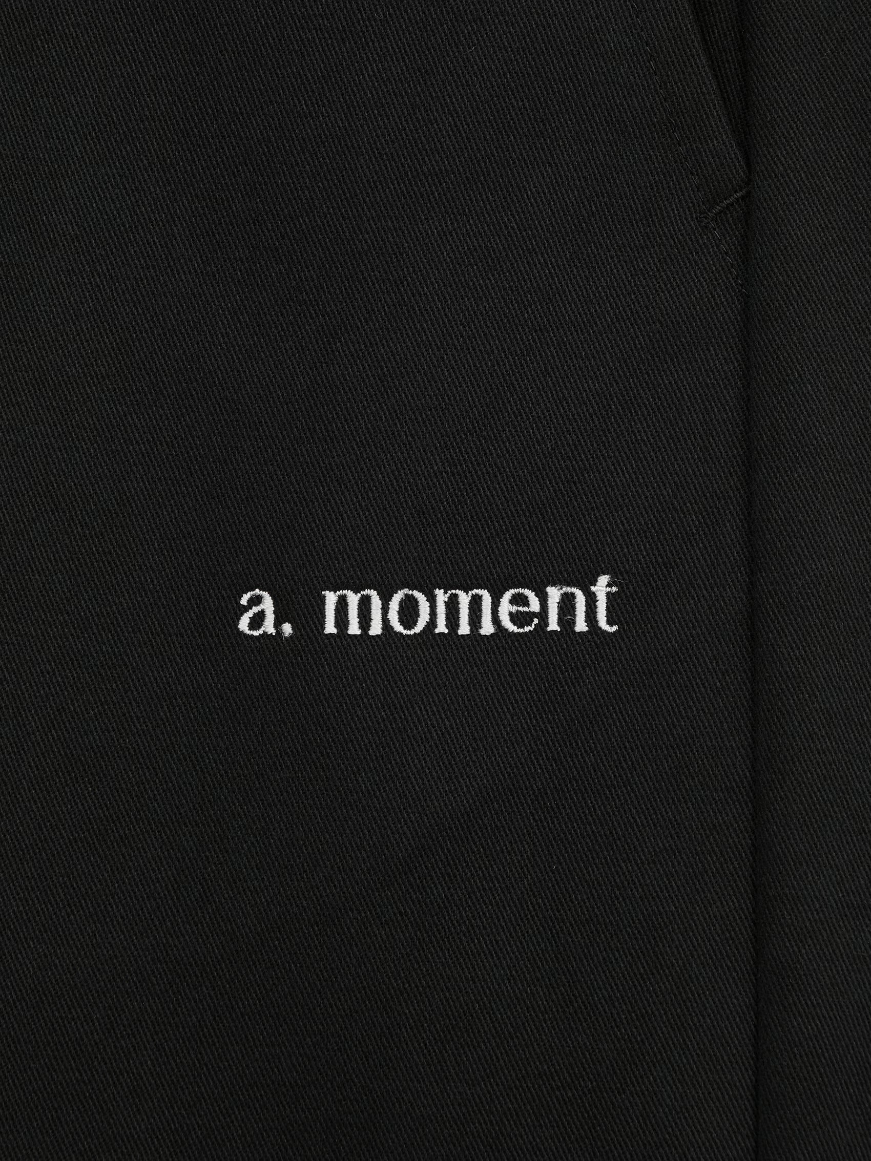 AIIZ (a.moment)Jorts