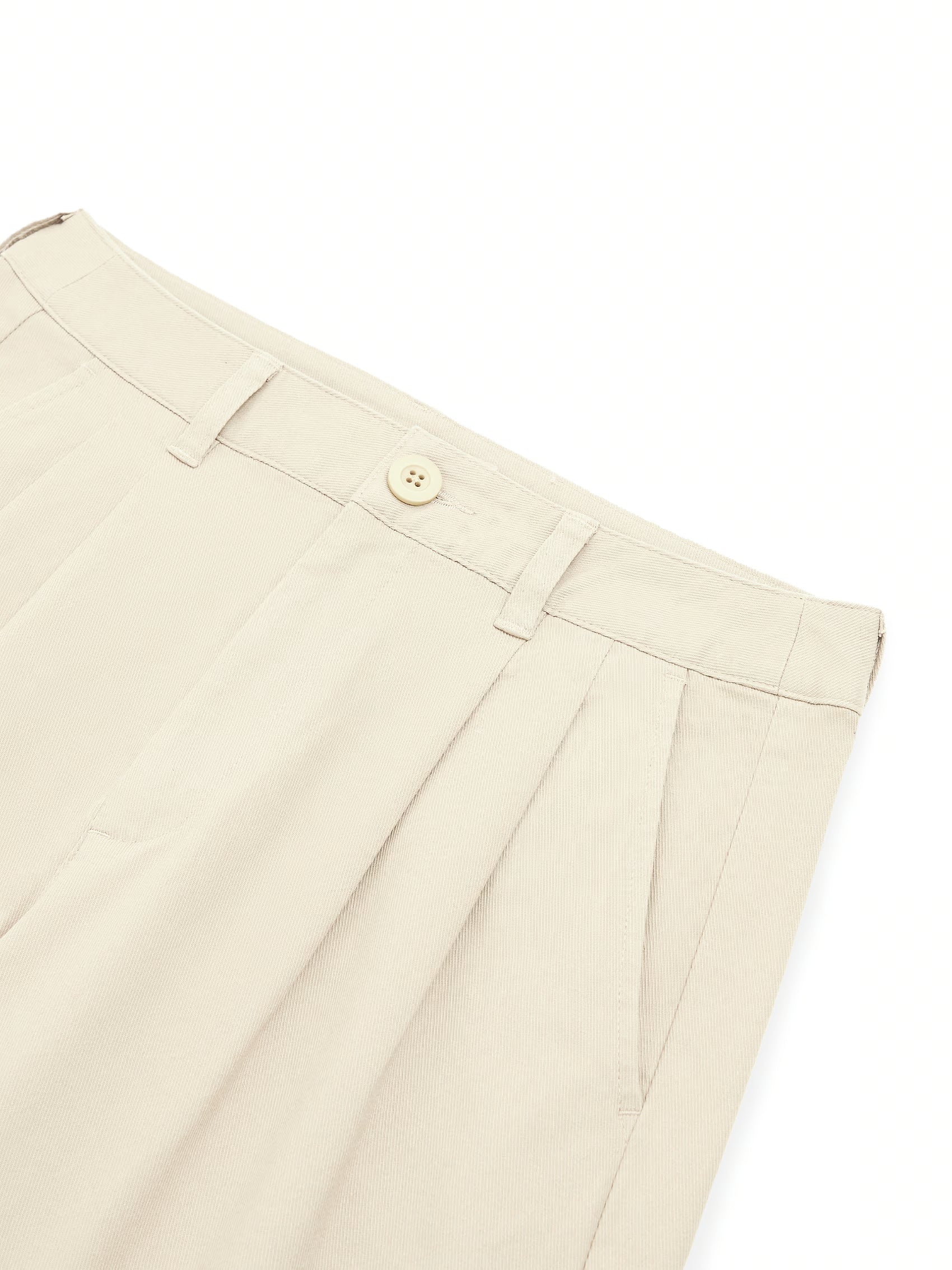 AIIZ Women's High-Waisted Pleated Shorts
