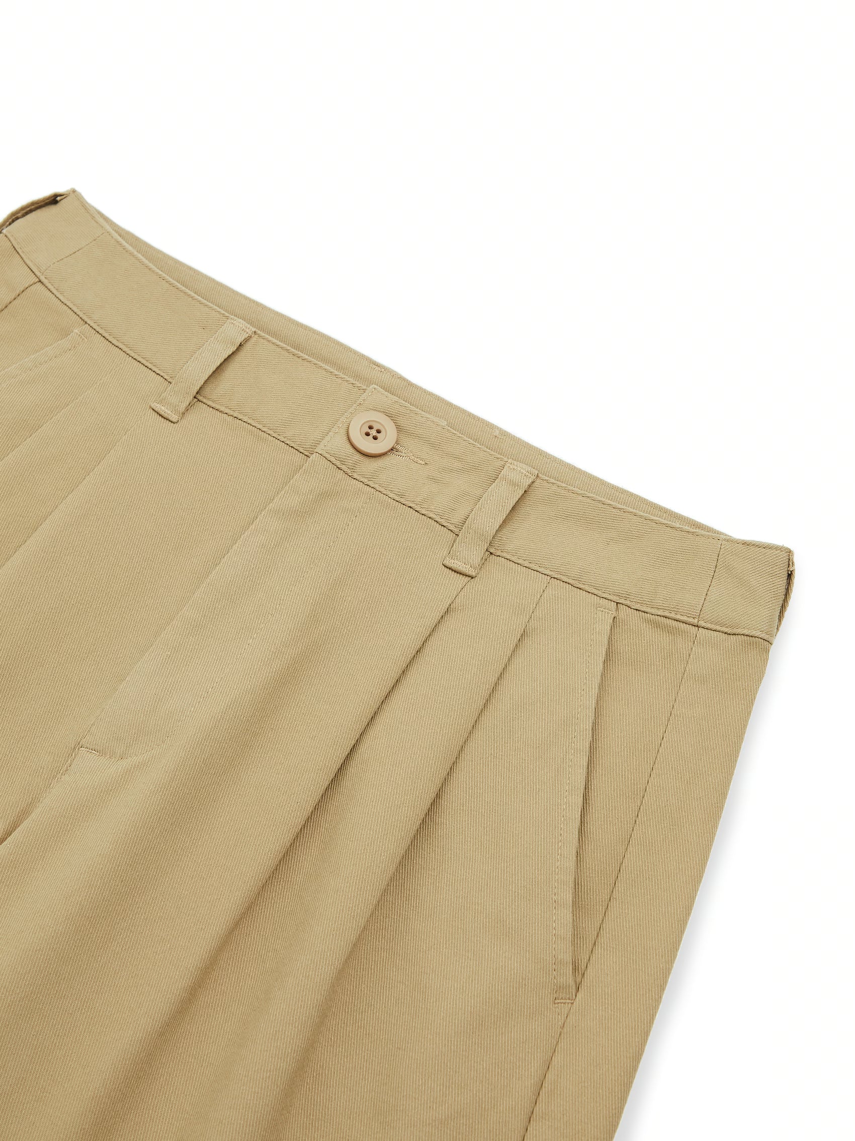 AIIZ Women's High-Waisted Pleated Shorts