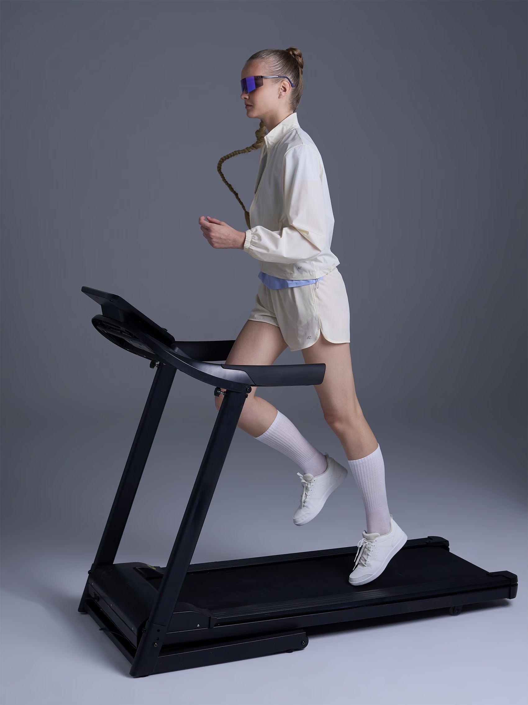 AIIZ Women's Lightweight Active Shorts (Cream / S)